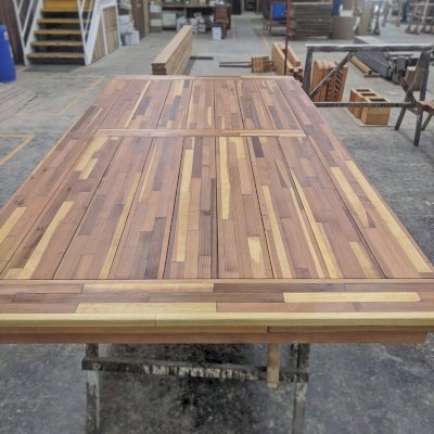 Baja Outdoor Redwood Dining Table in Production (Options: 8' L x 4' W, Mosaic Redwood, Old Country Tabletop, Standard, Slightly Rounded Corners, Transparent Premium Sealant).