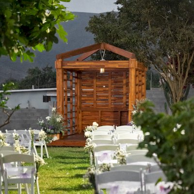 Catalina Island Pergola (Options: 8' x 8', Mosaic Redwood, 8' Post Height, Transparent Premium Sealant).