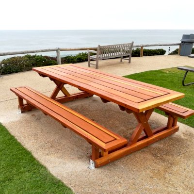 Chris's Picnic Table (Attached Benches) (Options: 8' L x 34" W, California Redwood, Standard Tabletop, Slightly Rounded Corners, 1 5/8" Umbrella Hole, Transparent Premium Sealant). Photo Courtesy of G. Cooley of Dana Point, California.