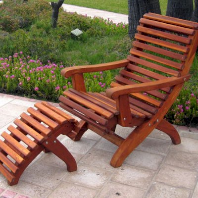 Ensenada Ottoman with an Ensenada Easy Chair (Options: Mature Redwood, Transparent Premium Sealant).