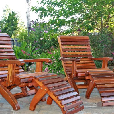 Ensenada Wood Easy Chair (Options: Standard Size, California Redwood, No Cushion, With Ottoman, Transparent Premium Sealant). Photo Courtesy of Dan Leetz of Petaluma, California.
