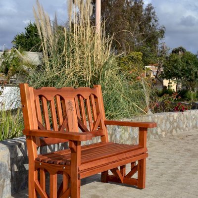 Heart Redwood Bench (Options: 4 ft, Mature Redwood, No Cushion, Custom Engraving, Transparent Premium Sealant). 