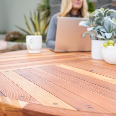 Karyn's Redwood Round Folding Picnic Table (Options: Arc Picnic Benches, California Redwood, 3 Arc Folding Benches, Standard Tabletop, Checkerboard, No Umbrella Hole, Transparent Premium Sealant).