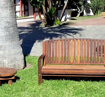 Kid's Wood Luna Bench (Options: Old-Growth Redwood, No Cushion, No Engraving, Transparent Premium Sealant) with Kid's Side Table.