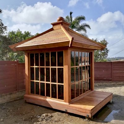 Kikue's Tea House (Options: 8 ft L x 8 ft W, Standard Wood Roof, California Redwood, No Electrical Wiring Trim, Interior Decking, Transparent Premium Sealant). Photo Courtesy of B. Jacobson of La Mesa, California.