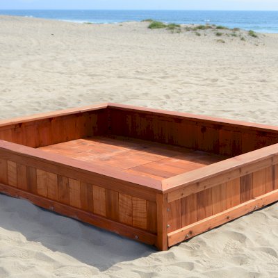 La Playa Sandbox (Options: 96"L x 72" W x 15" H, Mature Redwood, Tongue and Grooved Lid, Transparent Premium Sealant).