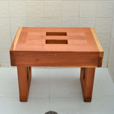 Lighthouse Wooden Shower Bench (Options: 1 1/2 ft L x 10 3/4" W x 14" H, Mature Redwood, No Engraving, Transparent Premium Sealant). 