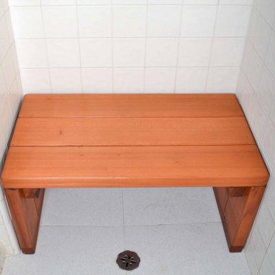 Maynard Wood Shower Bench (Options: 2 1/2 ft x 15 1/2" H x 16" W, Mature Redwood, Transparent Premium Sealant).