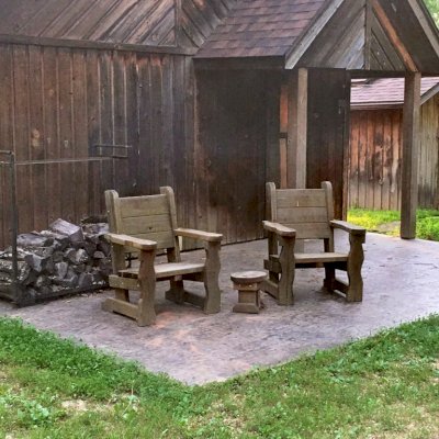 Mini 12 Inch Round Wood Side Table (Options: California Redwood, 12 inches Tall, Transparent Premium Sealant). Photo Also Shows 2 Angel's Chairs. Photo Courtesy of Brenda Stafford of Vienna, Missouri.