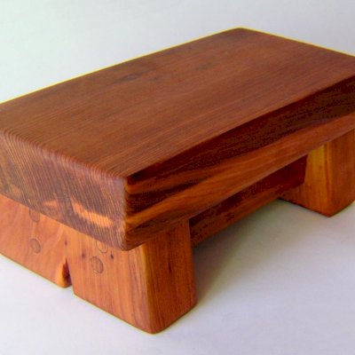 Mini Wooden Foot Stool (Options: Old-Growth Redwood, 4 1/2" H, No Engraving, Transparent Premium Sealant).