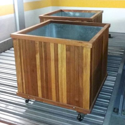 Napa Planter (Options: 36'' L x 36'' W x 30'' H, Mosaic Redwood, With Casters, No Trellis, Interior and Exterior of Box with Sealant (No Growing Vegetables), Transparent Premium Sealant). By custom request, we added galvanized steel liners to these boxes. If you need something like this, please let us know. Photo Courtesy of C. Williams of San Francisco, CA.