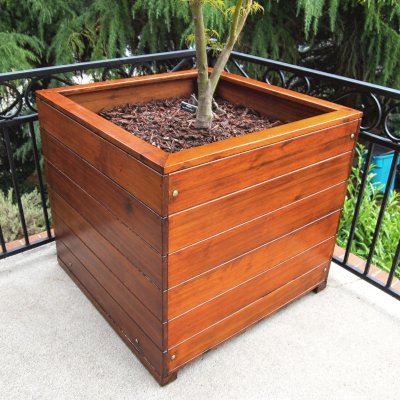 Mendocino Planters (Options: 36" L, 36" W x 36" H, Mature Redwood, 1 3/4-inch Feet, No Trellis, Interior and Exterior of Box with Sealant (No Growing Vegetables), Transparent Premium Sealant). Photo Courtesy of Dave H. of Vancouver, WA.