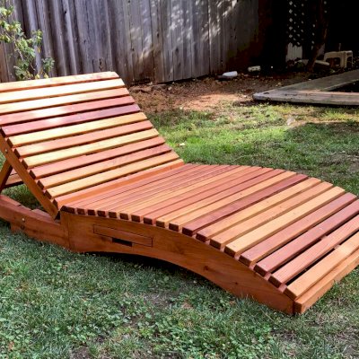 Penny Wooden Sun Lounger (Options: Honeymoon, Redwood, Standard 72 inches, No Armrests, Snack Trays on Both Sides, 13" H, Wheels, No Cushion,Transparent Premium Sealant). Photo Courtesy of H. Clausnitzer of Santa Cruz, CA.
