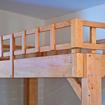 Punta Banda Bunk Bed (Twin over Twin, Douglas-Fir, 1 Ladder, Headboard, No Drawers, 10" Safety Rails, Transparent Premium Sealant).