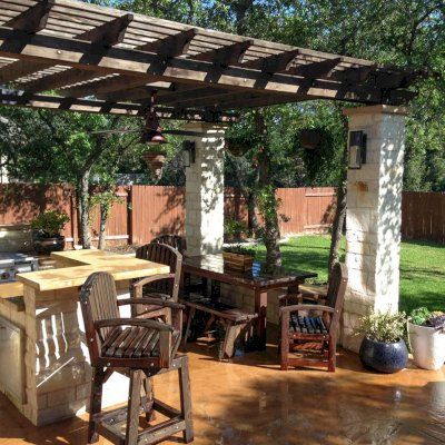 Redwood Cocktail Bar Stool (Options: Redwood, Luna Backrest, Arms, Swivel Seat, 29" High Seat, No Cushion, Coffee-Stain Premium Sealant). Photo Courtesy of Bart Gaskins of Austin, Texas.