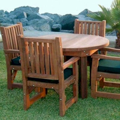 Round Outdoor Patio Table (Options: 4', 4 Chairs, Redwood, Ruth Chairs, Seat Cushions, Armchairs only, Seamless tabletop, No Lazy Susan, No Umbrella Hole, Transparent Premium Sealant).