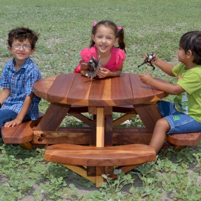 Round Wooden Picnic Table for Toddlers (Redwood, No Umbrella Hole, Standard Tabletop, No ADA, Transparent Premium Sealant).