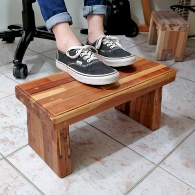 Small Wooden Foot Stool (Options: Modaic Redwood, 10" H, No Engraving, Transparent Premium Sealant).