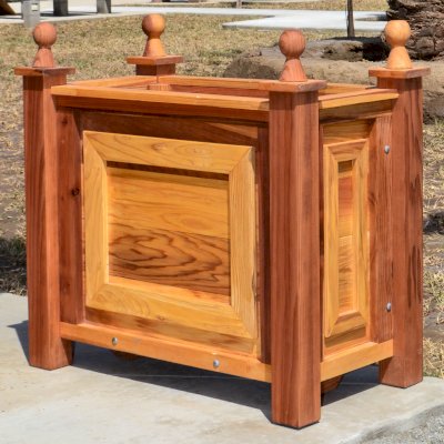 Soleil Planters (Options: 36" L, 18" W, 36" H, Redwood, 3-inch feet, Interior and Exterior of Box with Sealant (No Growing Vegetables), Transparent Premium Sealant).