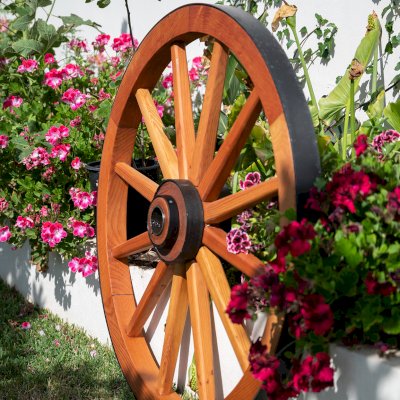 The 19th Century Wild West Wagon Wheel (Options: Douglas-fir, Transparent Premium Sealant).