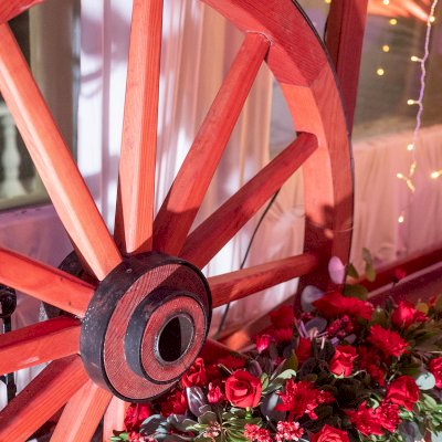 The 19th Century Wild West Wagon Wheel (Options: Douglas-fir, Transparent Premium Sealant).