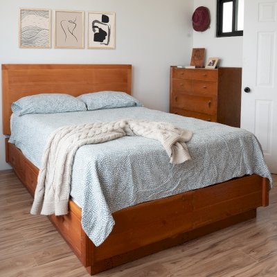 Chest Beds (Options: Queen Size, Douglas-fir, Seamless Headboard, Sets of Drawers on Both Sides, Transparent Premium Sealant). 