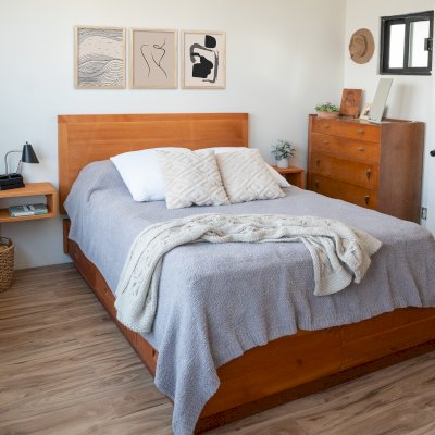 Chest Beds (Options: Queen Size, Douglas-fir, Seamless Headboard, Sets of Drawers on Both Sides, Transparent Premium Sealant) with 2 Custom Night Stands. 