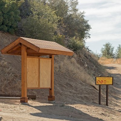 Emerald Necklace Trail Kiosk (Options: 11' x 7', 8x8 Posts, California Redwood, Transparent Premium Sealant).