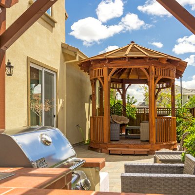 Palomar Round Pavilion (Options: 15' L x 10'-6" W, with Deck, California Redwood, With Upper Corvels and Lower Panels, Transparent Premium Sealant). Photo Courtesy of A. Singh of Dublin, California.