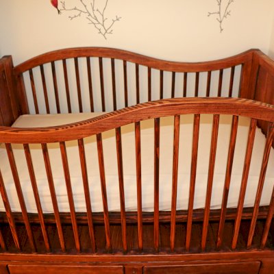 The Skyrah Infinity Crib (Options: California Redwood, with Bottom Drawers, Transparent Premium Sealant).