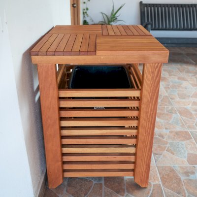 The Trellised Trash Receptacle (Options: Douglas-fir, Transparent Premium Sealant). Black bin not included. 