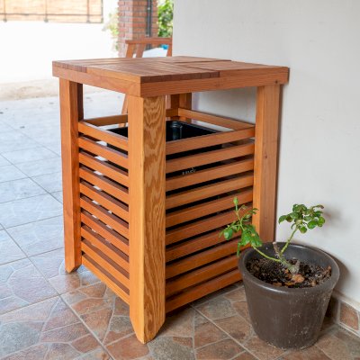 The Trellised Trash Receptacle (Options: Douglas-fir, Transparent Premium Sealant). Black bin not included. 