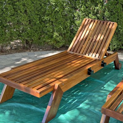 Tony's Wooden Deck Lounger (Options: Single, Standard 74", Mature Redwood, Snack Tray on Right Side , 15.5" H, Include Wooden Wheels, No Cushion, Transparent Premium Sealant). 