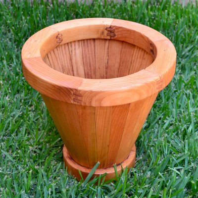 Vase Planter (Options: 8" x 15" x 14", Douglas-fir, Interior and Exterior of Box with Sealant (No Growing Vegetables), Transparent Premium Sealant).