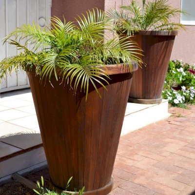 Vase Planter (Options: 15" x 25" x 30", Old-Growth Redwood, Interior and Exterior of Box with Sealant (No Growing Vegetables), Transparent Premium Sealant).