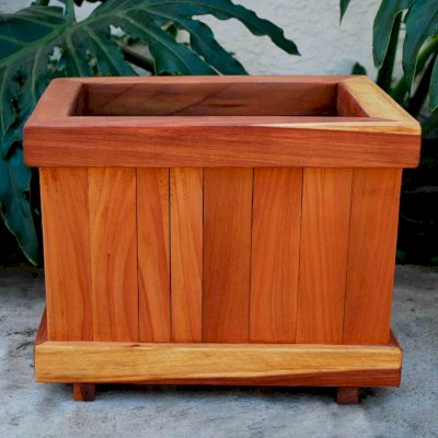 Window Box Planters (Options: 18" L, 12" W, 12" H, 3/4" base, Redwood, No Steel Hangers, No Growing Vegetables, Transparent Premium Sealant).