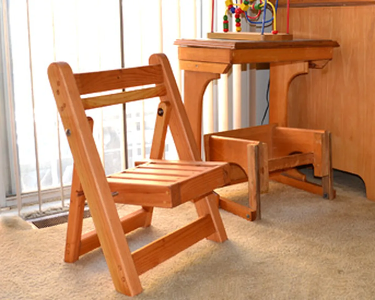 Kid's Wooden Folding Chair